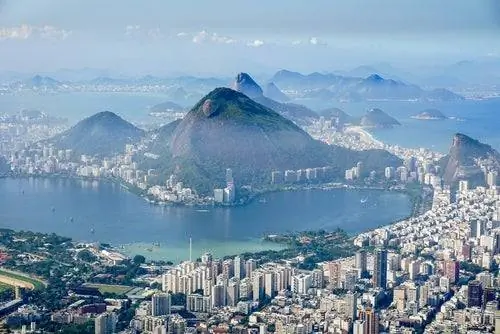 Морро де Дойс Ирмаос в Рио-де-Жанейро