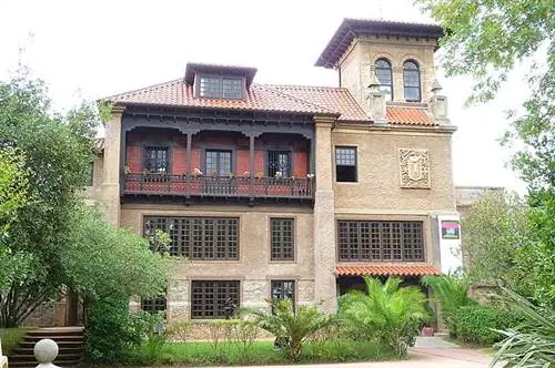 Дворец маркиза Альбайсина в Нохе