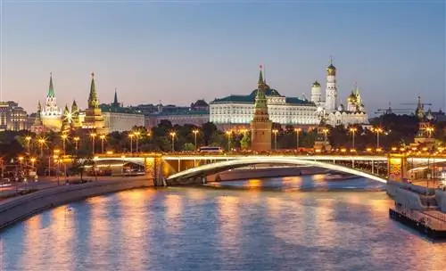 Московский Кремль в сумерках
