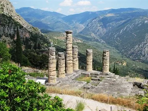 Храм Аполлона, Дельфийский оракул