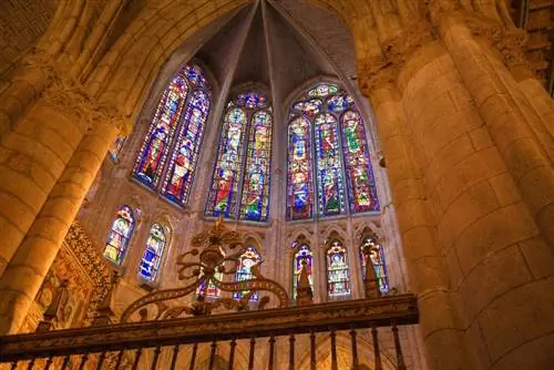 Витражи Леонского собора