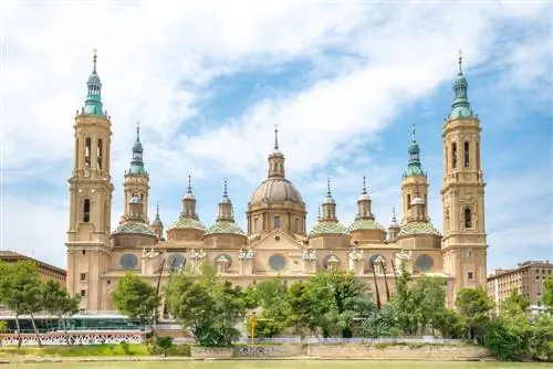 Наслаждайтесь нашим гидом по Сарагосе