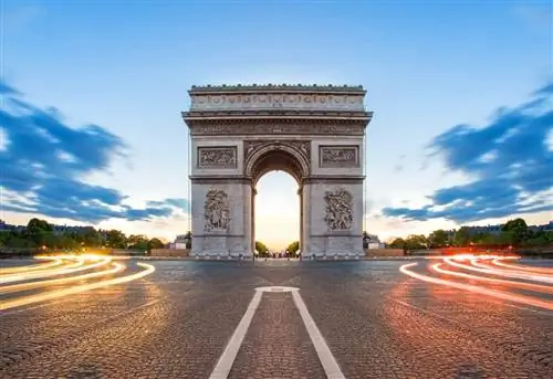 Триумфальная арка в Париже