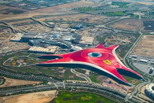 Парк Ferrari World в Абу-Даби