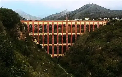 Акведук Агила в Нерхе