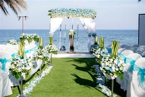 Сад, подготовленный к свадьбе