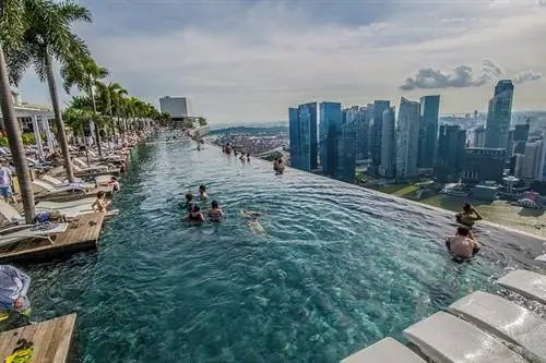 Бесконечный бассейн Marina Bay Sand