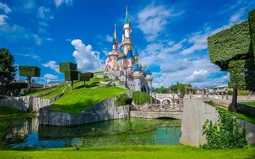 Когда поехать в парижский Диснейленд, выберите лучший момент