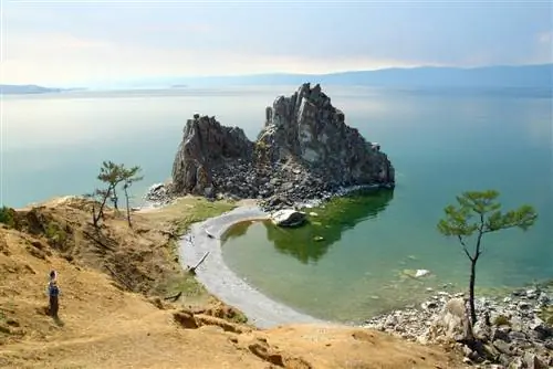 Остров Олкон на озере Байкал.