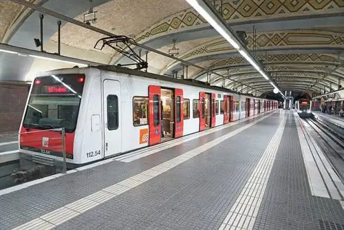 Метро Барселоны