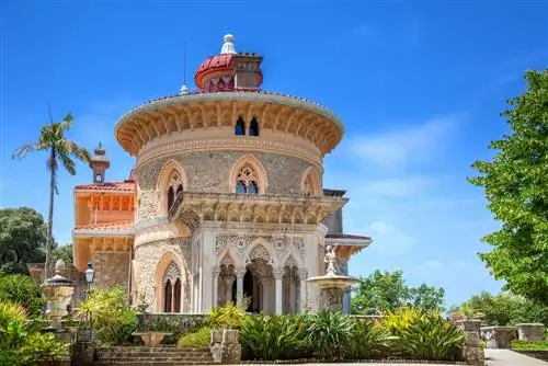 Дворец Монсеррат в природном парке Синтры