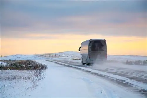 Автобус на российской трассе