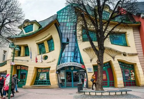 Кривой дом в Сопоте
