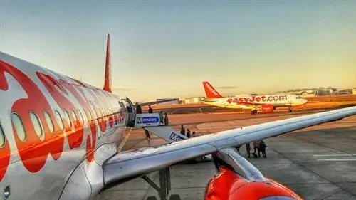 Самолеты EasyJet, одной из бюджетных авиакомпаний