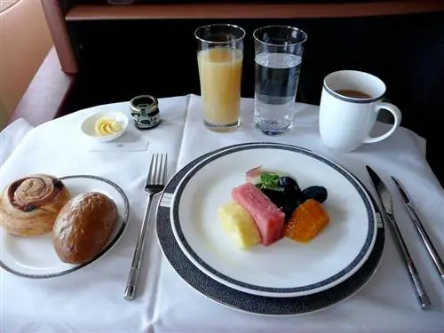 Завтрак первого класса на рейсах Singapore Airlines