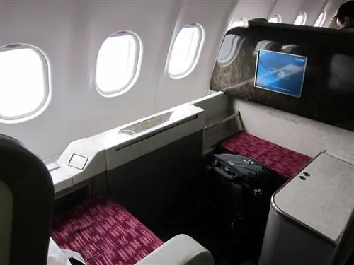 Место первого класса на Qatar Airways