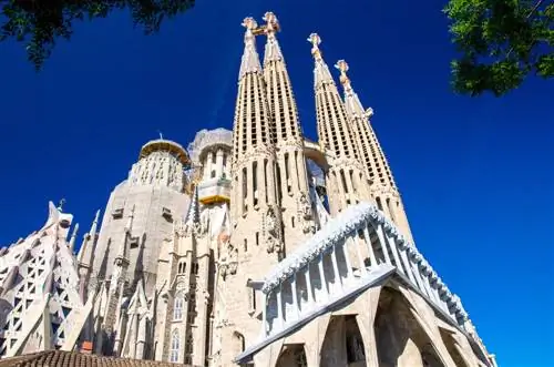 Барселона через свою модернистскую архитектуру