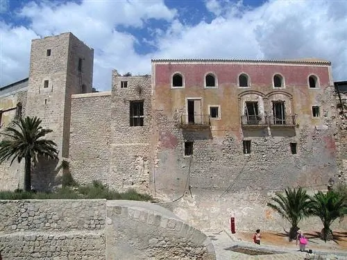 Альмудайна из Дальт Вила