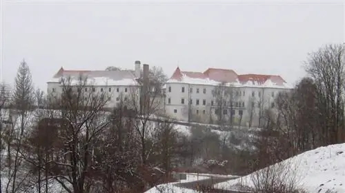 Вид на замок Храстовец