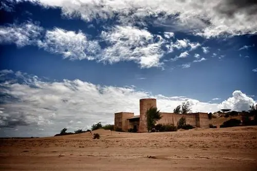 Вид на форт Ламу