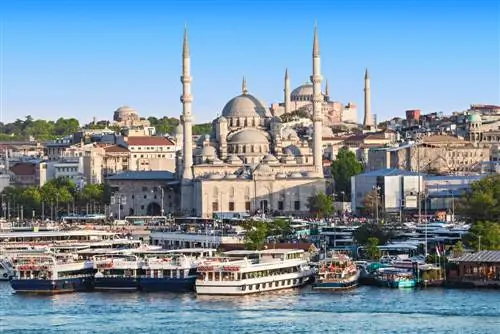 Мы посетили Новую мечеть Стамбула.