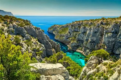 Пасха в ручьях Марселя. Вы подписываетесь?