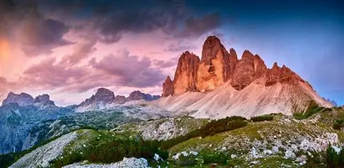 Вид на вершины Лаваредо в Доломитовых Альпах.