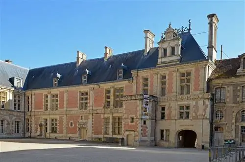 Епископальный дворец Санса