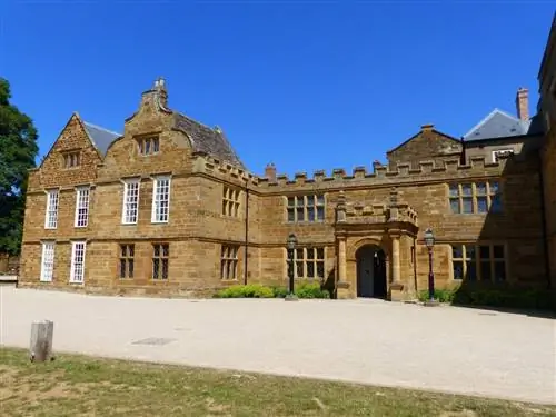 Аббатство Делапре в Нортгемптоне