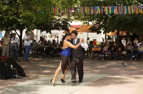 Площадь Доррего в Буэнос-Айресе