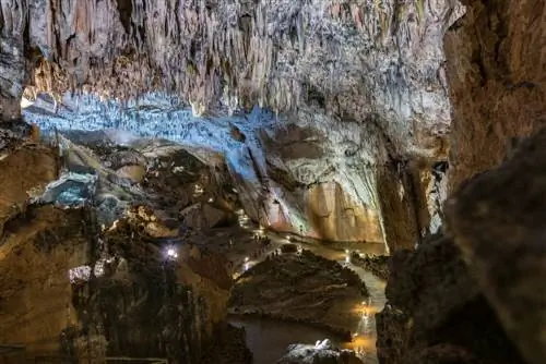 Интерьер пещеры Валь Поркеро