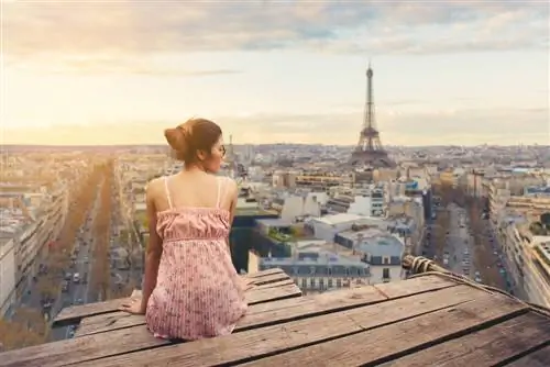 Турист в Париже