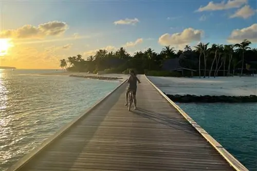 Рэйчел Левитт Мальдивы Велосипед 1
