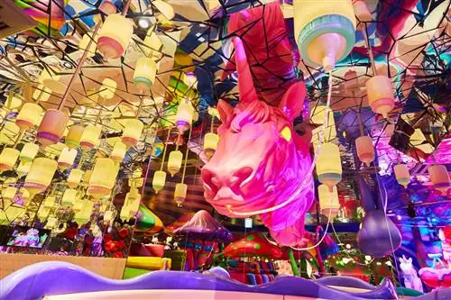 Вампиры, роботы и суши за 500 долларов: 10 совершенно невероятных обедов в Токио