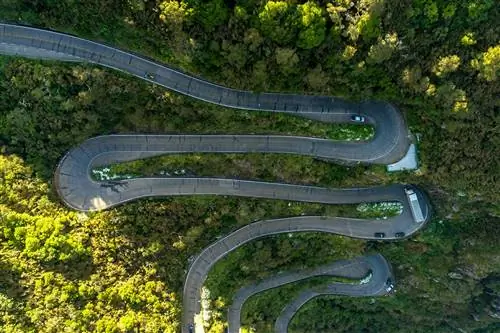 10 самых извилистых (и самых страшных) дорог в мире