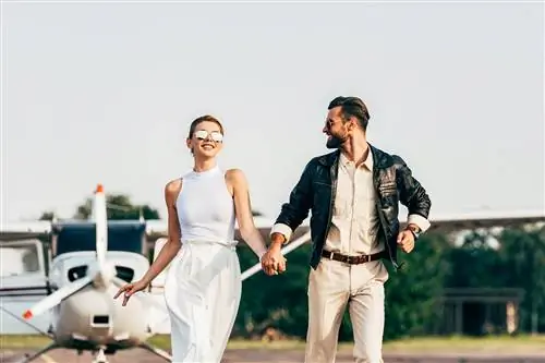 Что нужно и что нельзя делать при выборе идеального костюма для аэропорта