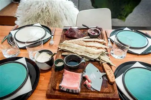 Ворвань нарвала и 9 других блюд, которые обязательно нужно попробовать в Гренландии