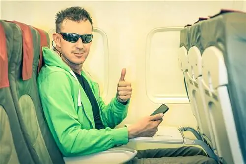Ты придурок в самолете? Делаете ли вы что-нибудь из этих 11 вещей?