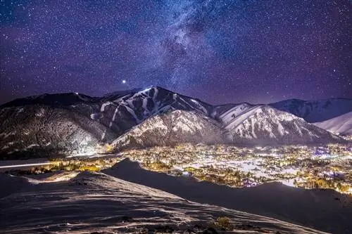 Внутри самого крутого (и самого пьяного) горнолыжного городка Америки