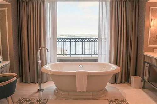 Вот как выглядит номер в отеле за 15 000 долларов за ночь