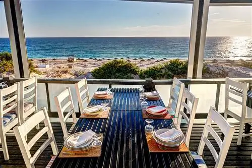 Этот классный европейский пляжный городок - Хэмптонс в Португалии