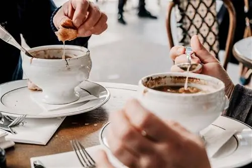 EatingParisMuseums-shutterstock_1455316664