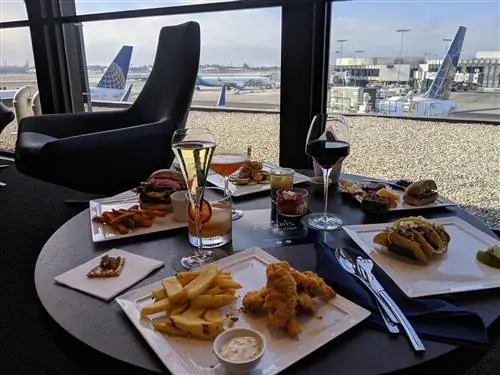 United Polaris Lounge Food