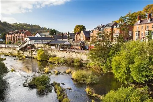 В этой стране больше замков на квадратную милю, чем где-либо еще в Европе. Неудивительно, что здесь так много сказочных городов