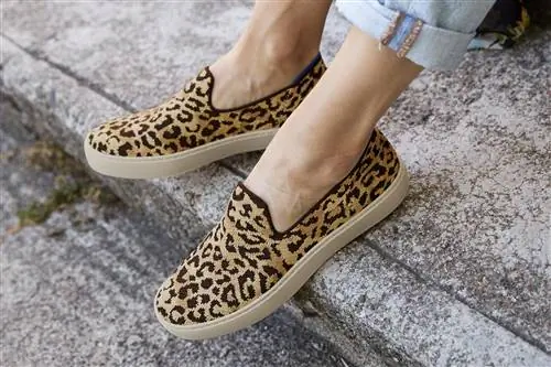 10 лучших (и самых стильных) кроссовок, которые стоит взять с собой в отпуск