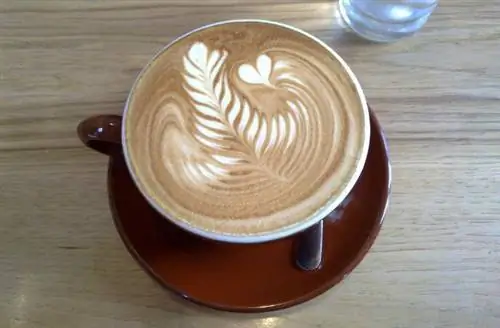 Кофе в синей бутылке