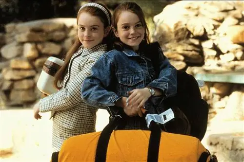 05_Napa_BooksMovies_ParentTrap_RYN688_5