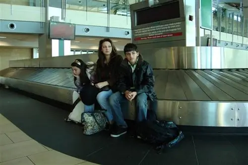 Эти американцы, застрявшие за границей, проходят через ад, чтобы вернуться домой