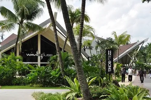 Wave House Остров Сентоза