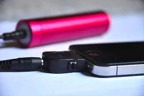 Заряжаю свой iPhone 4